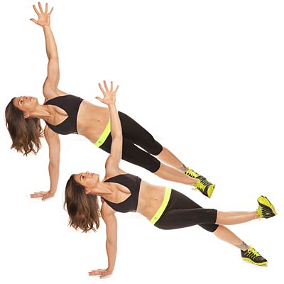 Фото боковой позы планка с поднятием внутренней части бедра