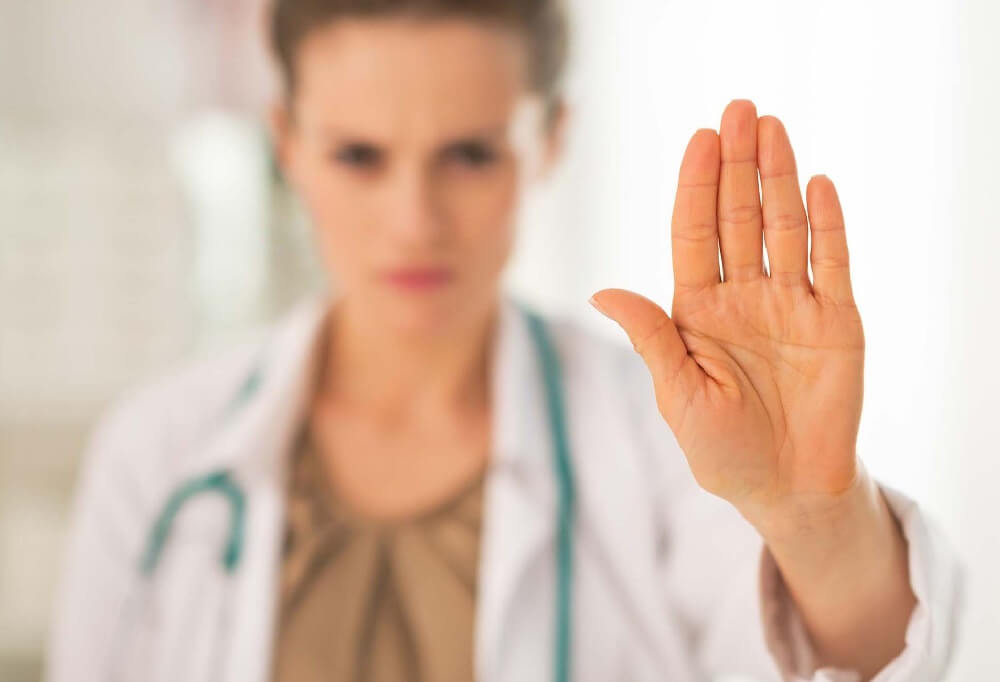 противопоказано